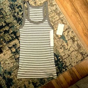 🤍✨NWT✨🤍A NEW DAY STRIPED TANK TOP✨🤍